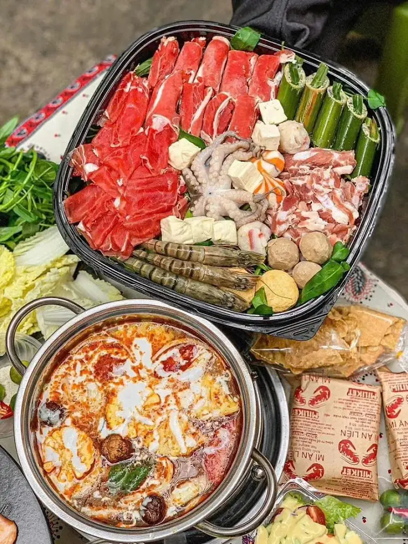 Combo lẩu Tomyum và mâm thịt nhúng